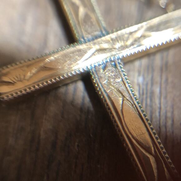 Vintage Carved Cross 12K Gold Filled on 16" Chain 1" Pendant Christian Religious - Picture 6 of 6